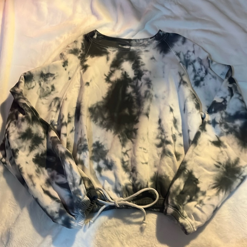 Lightweight long sleeve crewneck, size xs